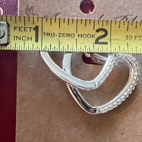 # 0672 +Jewelry For Graduation: Silver Heart Earrings & Bracelet Set. - Picture 5 of 5